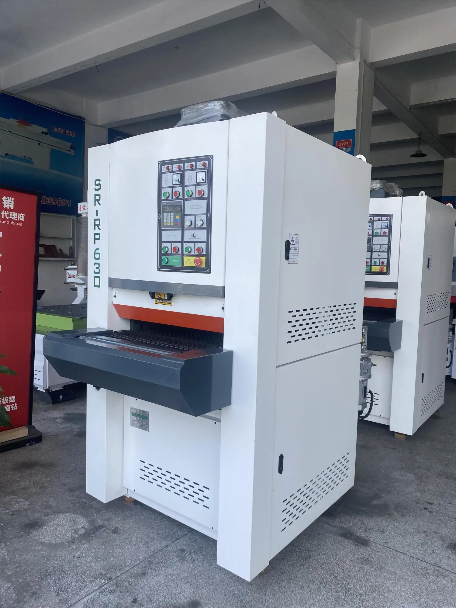 BSG630R-RP Wide Belt Sanding Machine For Woodworking Durable Sander Wood Processing