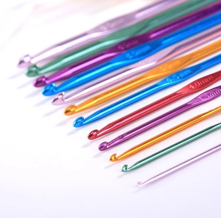 12 PCSMulti-Coloured Aluminum 2mm-10mm Handle Crochet Hooks Knitting Knit Needles Weave Yarn Set