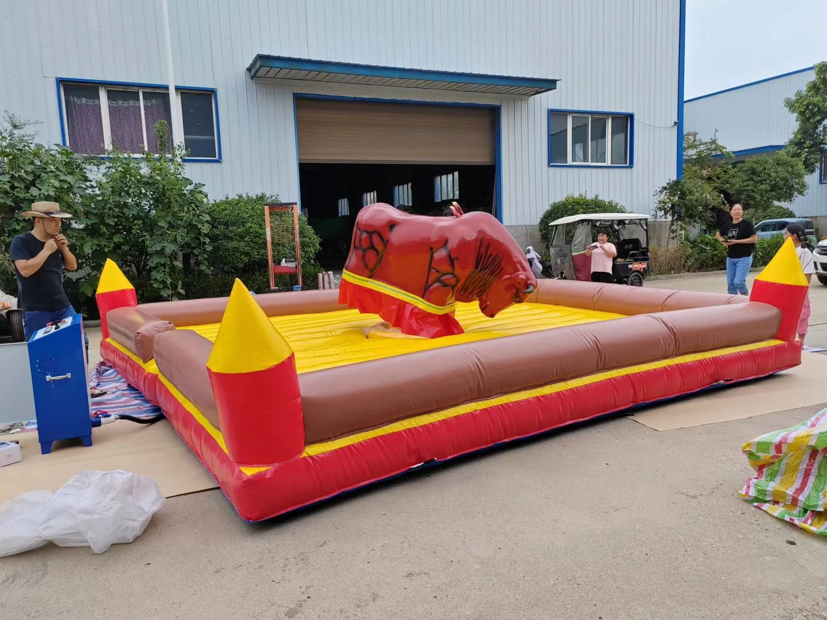 High Quality Customized Amusement Park Ride Inflatable Bullfighting Machine with Rodeo Bull and Inflatable Mattress