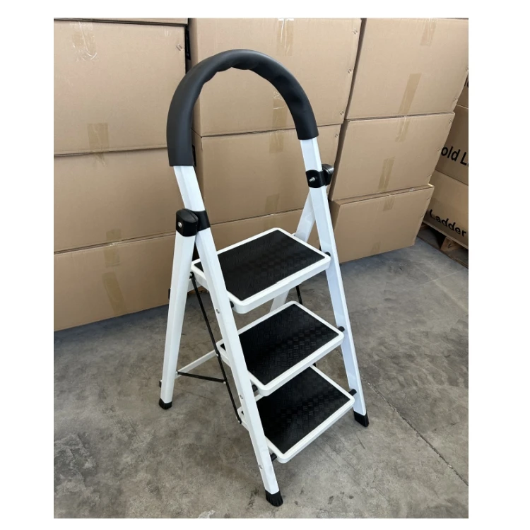 Hot Sale Heavy Duty Steel Ladder 2-5 Step Wide Plastic Step Ladder With Detachable Handrail Folding Feature