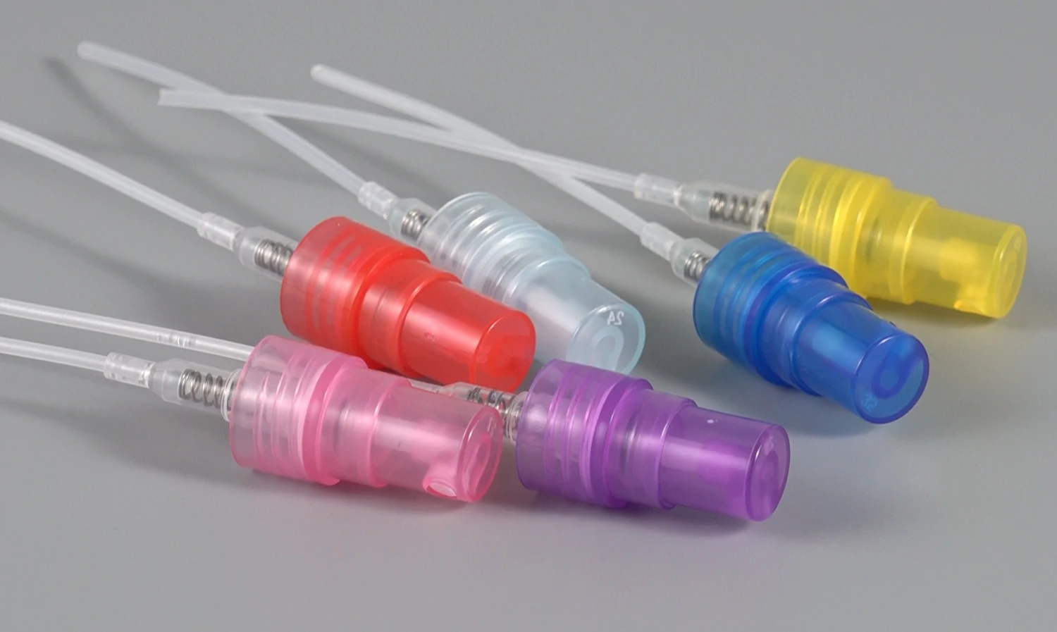 Low MOQ Sample Bottles Colorful Mist Spray Pump Empty Portable Mini 10ml 20ml Round Pen Pocket Perfume Bottle