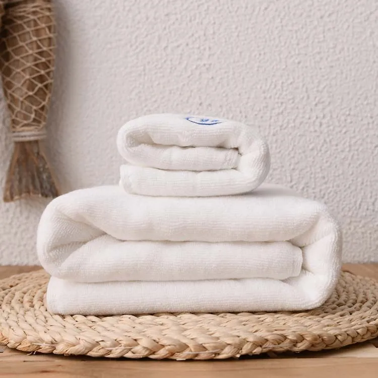 Direct manufacturer hight quality cheap Comfortable breathable hilton bath towel