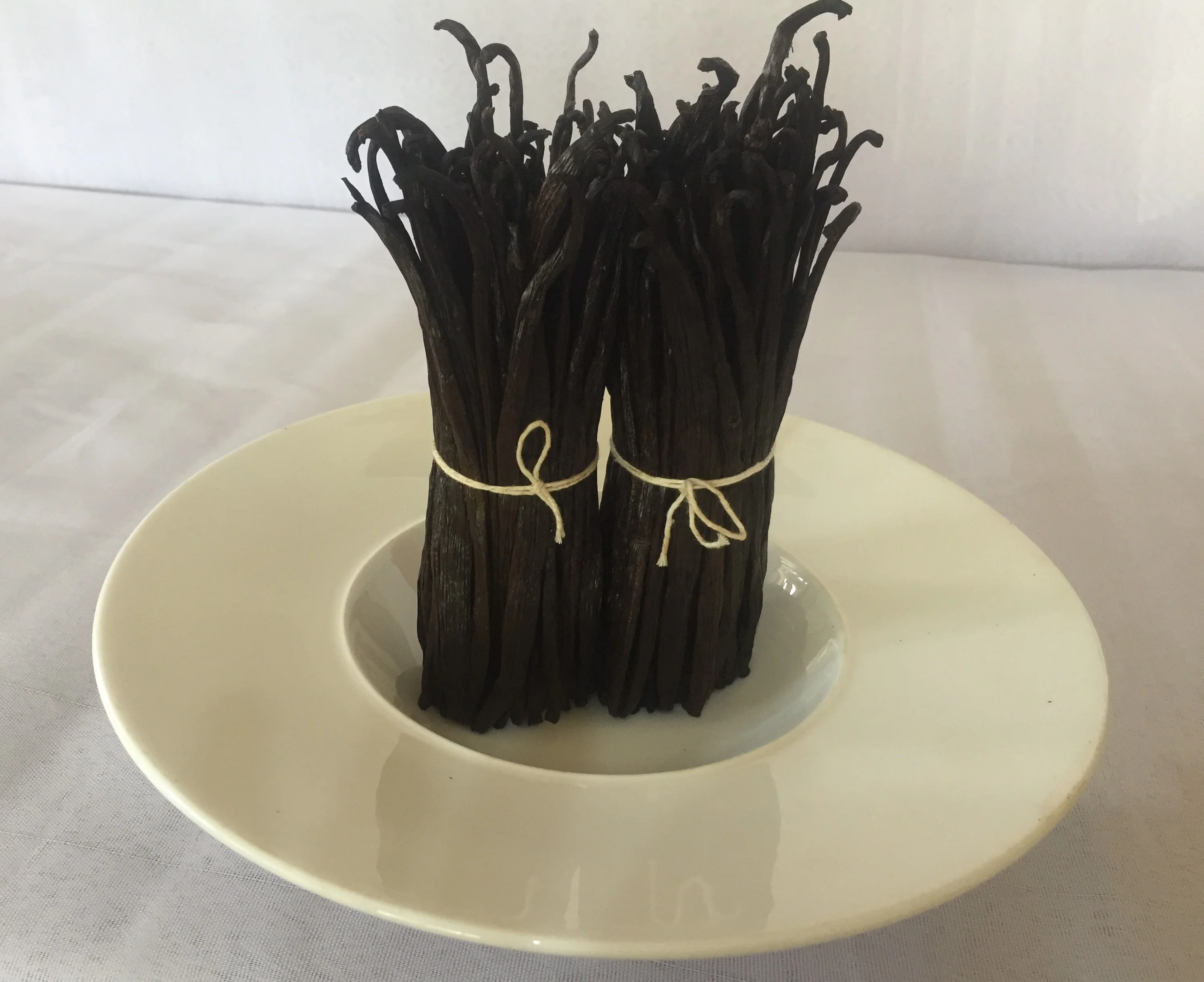 RENDAH PLANIFOLIA GRADE-2 16-17CM VANILLA BEANS for EXTRACTION Best Quality Indonesian Hot Selling Bourbon Reasonable Best Price