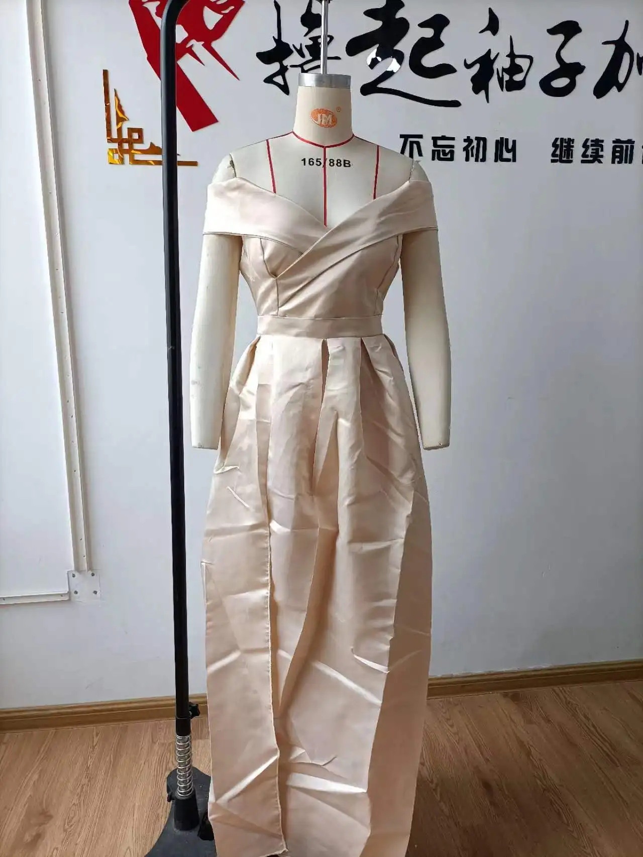 Foruixi Y872  2024 new summer hot sale sexy slim forged dress deep v dress No reviews yet