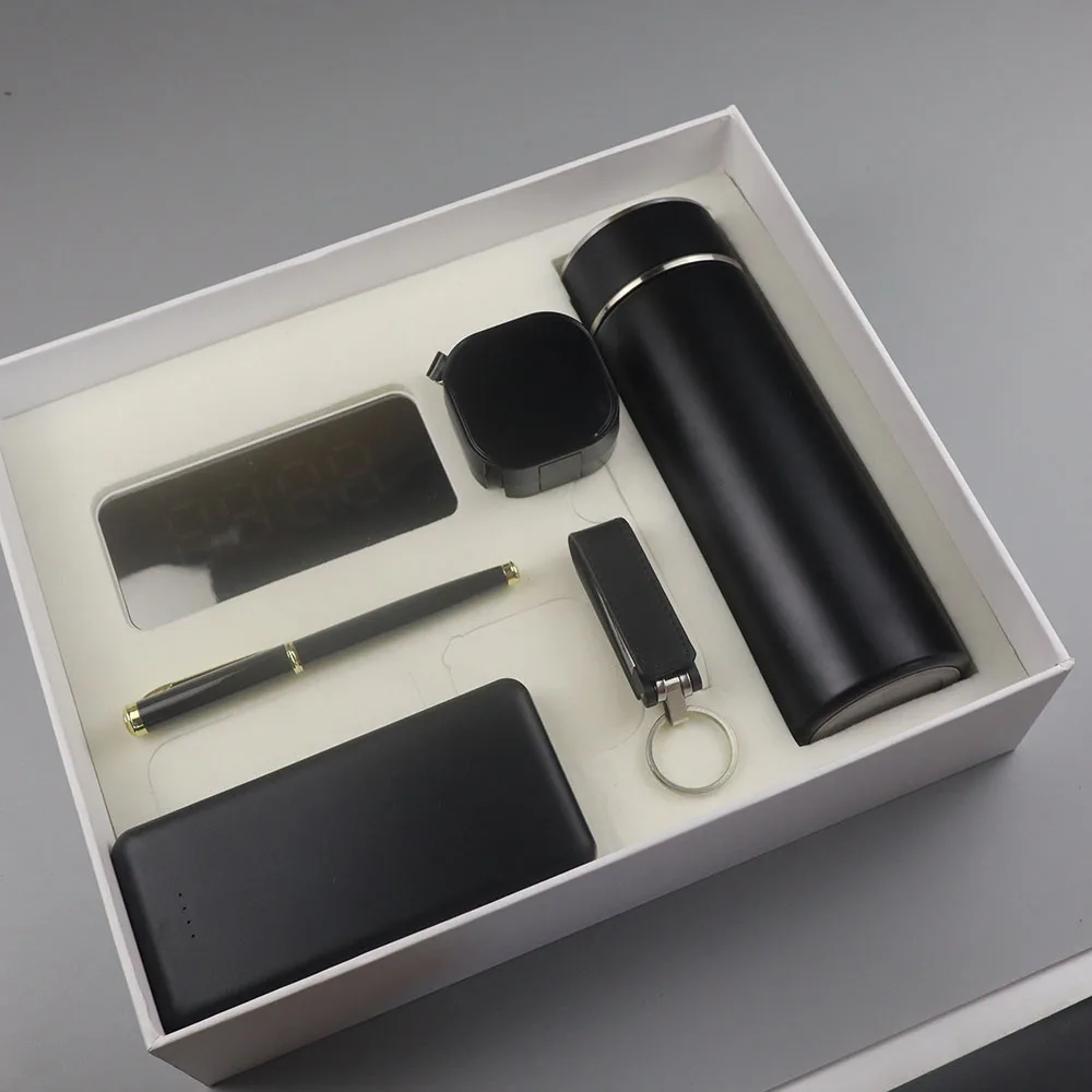 Новый продукт идеи 2024 роскошных электронных деловых подарков power bank небольшой набор гаджетов