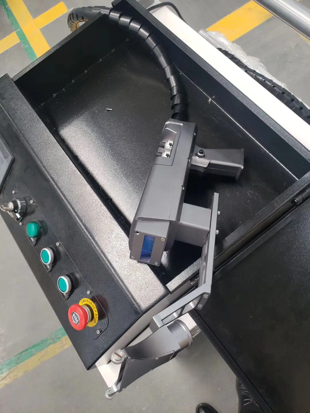 Portable Pulse Laser Cleaner Metal Rust Surface Paint Mini Laser Cleaning 50w Backpack Laser Cleaning Machine