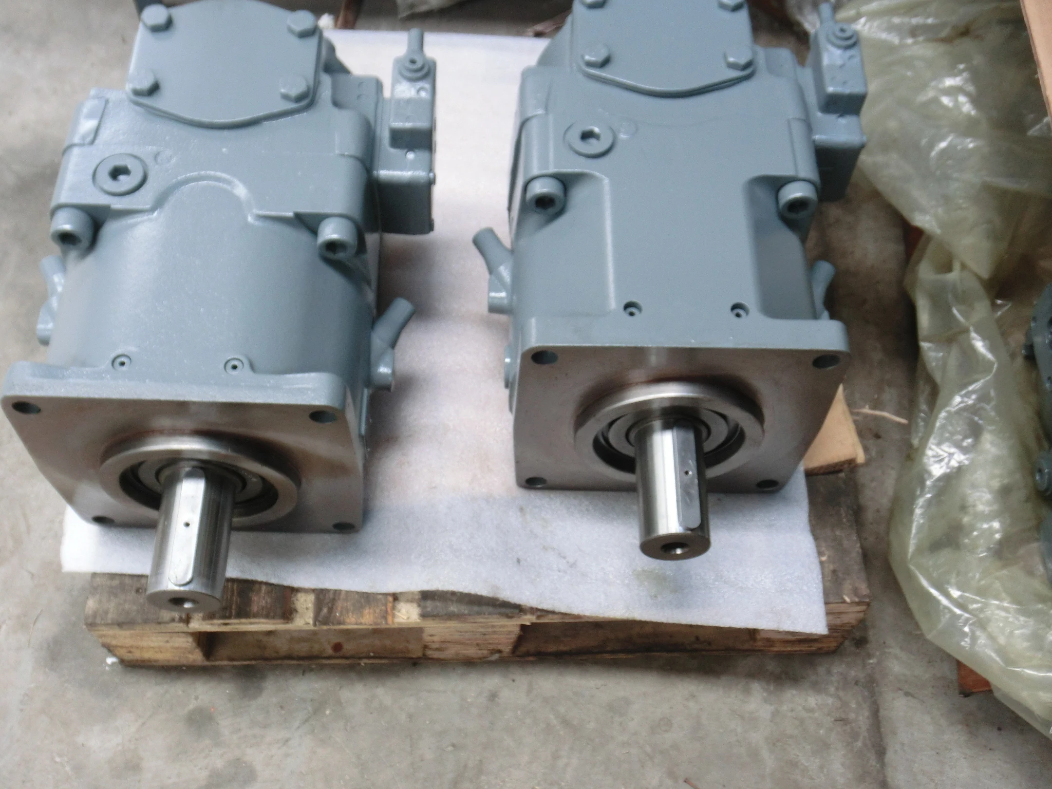 Rexroth Hydraulic Pump A11VLO260EP2D /11R-NZD12N00 for Hydraulic Spare Parts First Come First Serve