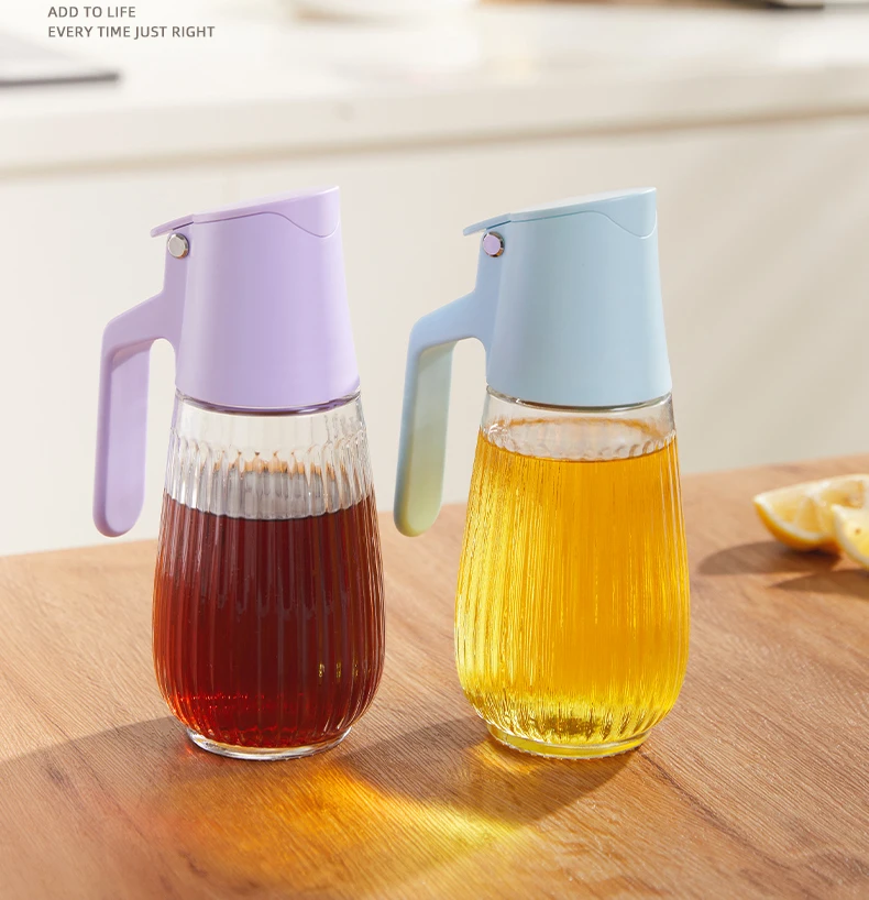 Factory Cookware Glass Food Olive Oil Pourer Bottles Dispenser 550ml Vinegar Jar With Silicone Non-Drip Spouts And Gravity Lid
