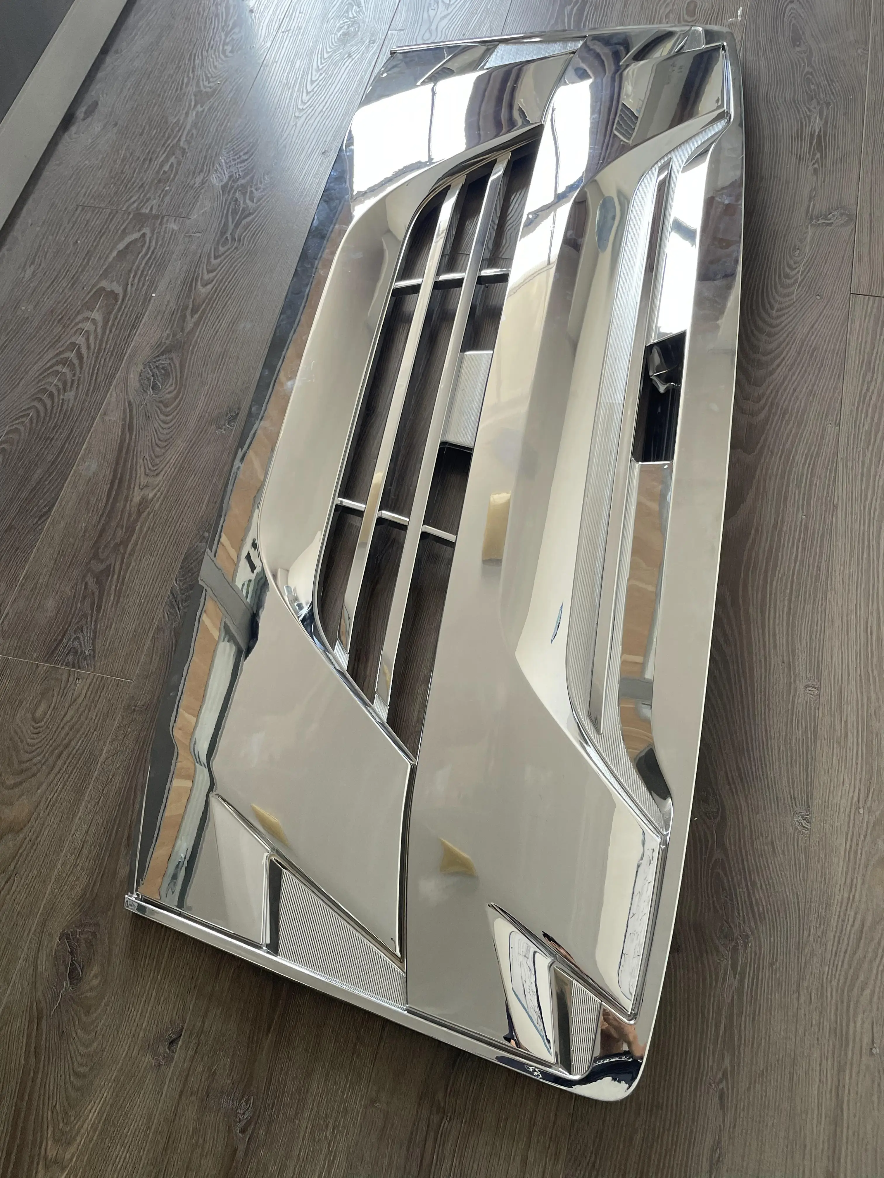 Japanese truck parts aftermarket accessories  high quality  chrome  grilles  factory price for Isuzu GIGA 2010