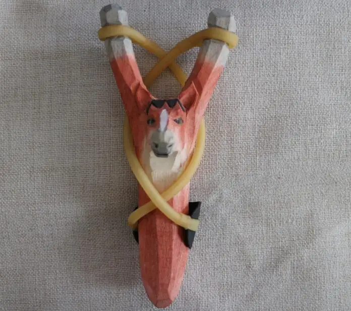 Handmade Wood Carving Cartoon Animal Slingshot for Children Toys