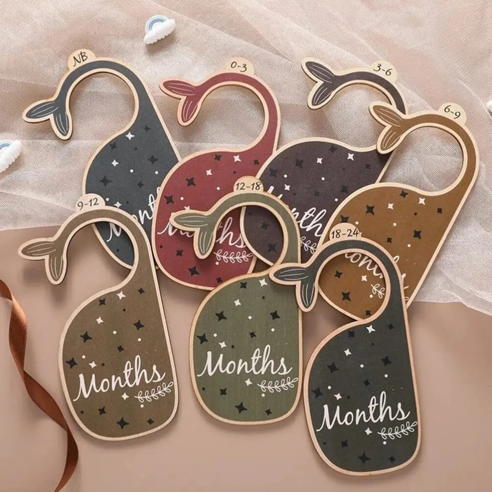 Factory direct sales wooden baby closet partitions clothes size dividers wardrobe storage hangers hanging tags