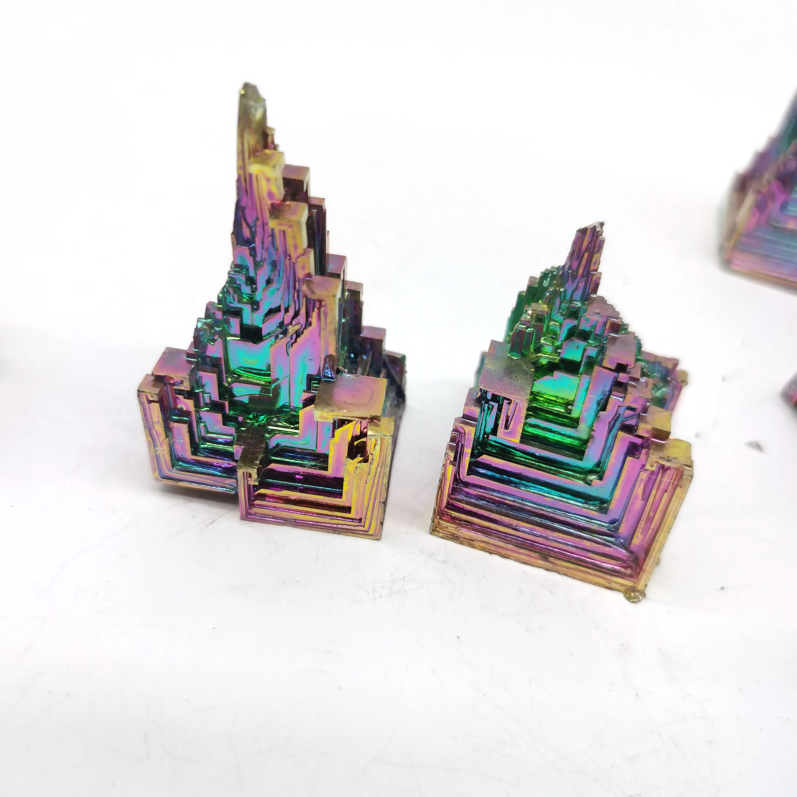 Factory Price Natural Metal Ore Made Bismuth Rainbow Crystal Quartz Bismuth Ingot Crystal Tower for Decoration