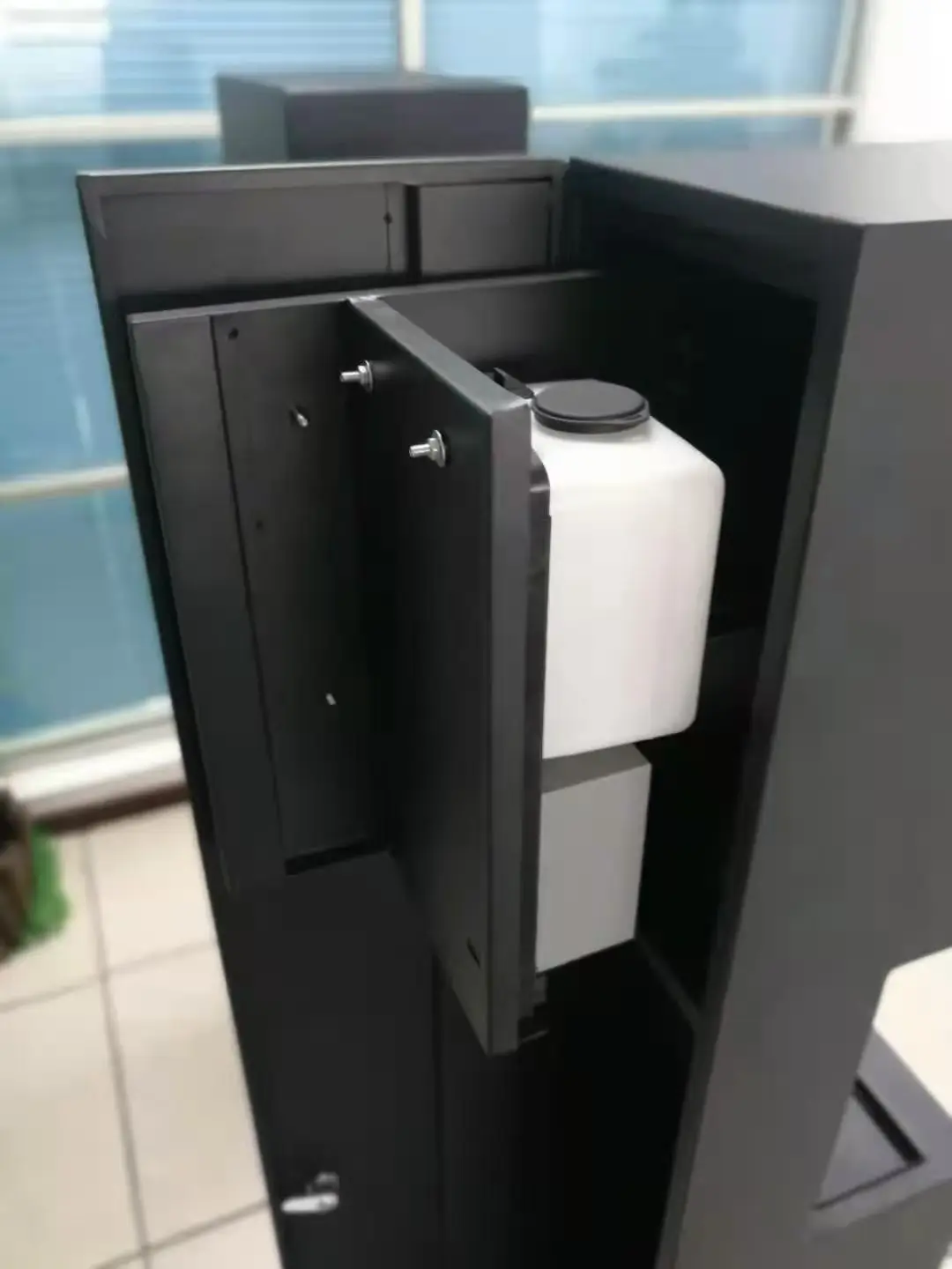 B2B thermometer hand wash station Automatic touch free electric module refillable soap dispenser internal machine