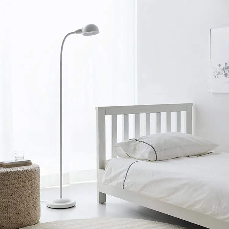 Легкий роскошный Постмодернистский вертикальный светильник металлический минималистичный креативный диван для спальни Декоративный Напольный Светильник