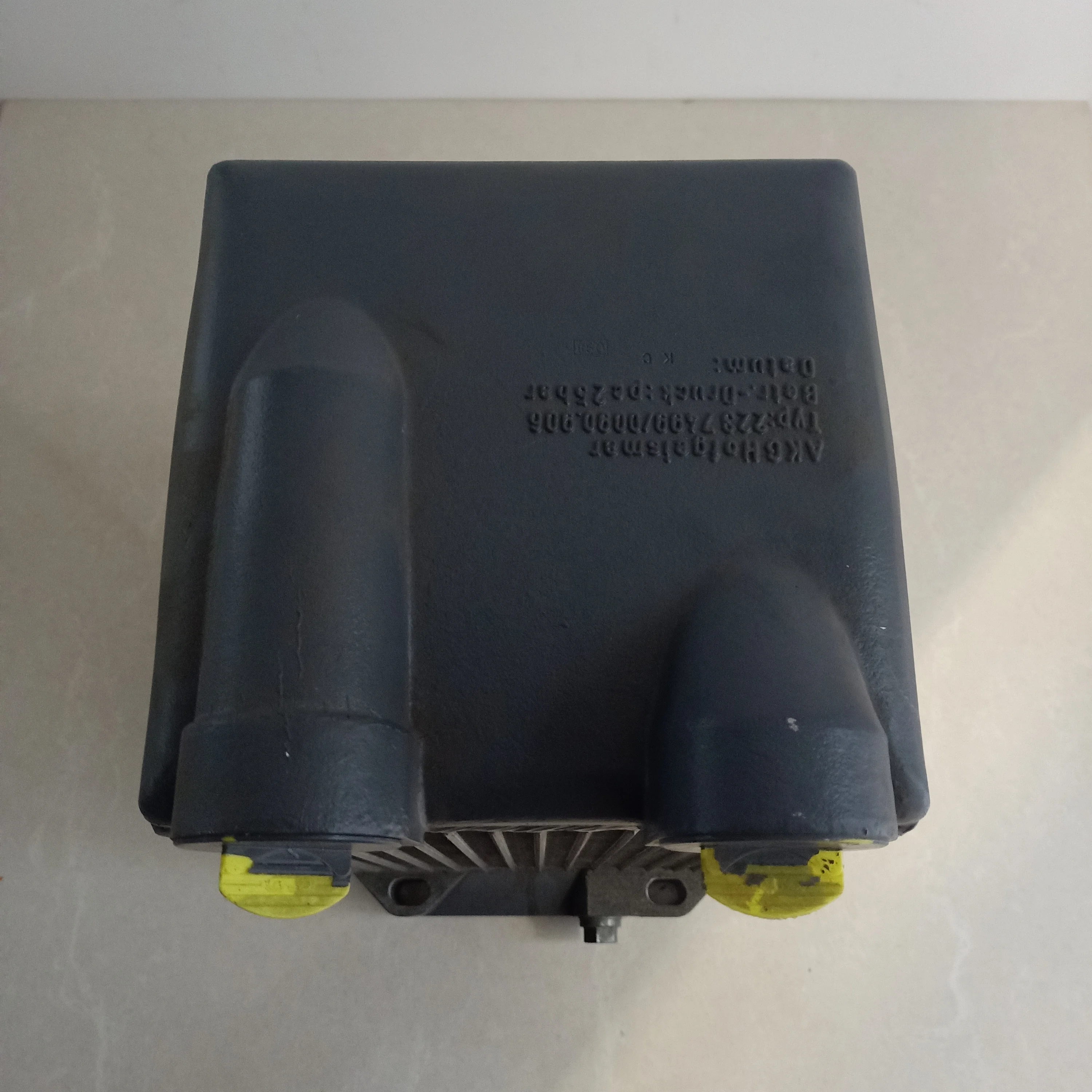 Deutz D914L04 diesel engine spare parts Original hydraulic oil cooler 0223 7499