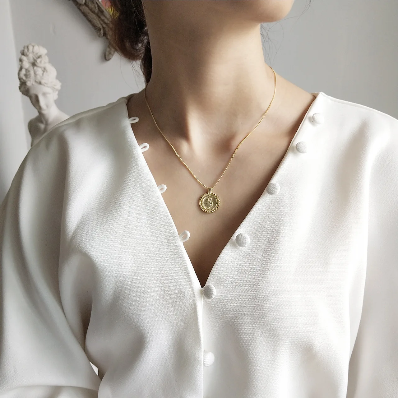 Korea Fashion Silver 18K Gold Plated Rose Flower Pendant Necklaces Sterling Silver Circle Rose Necklace For Girlfriend