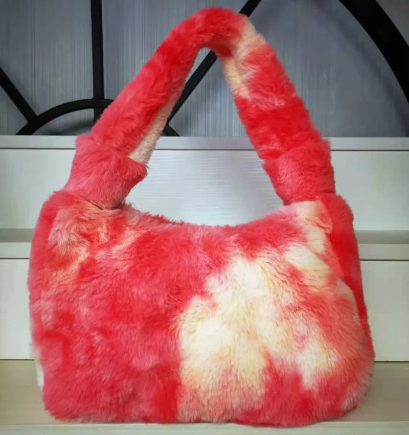 
2021 ladies new design faux fur Underarm bag fall winter Cute fluffy stylish one-shoulder bag handbags for women 