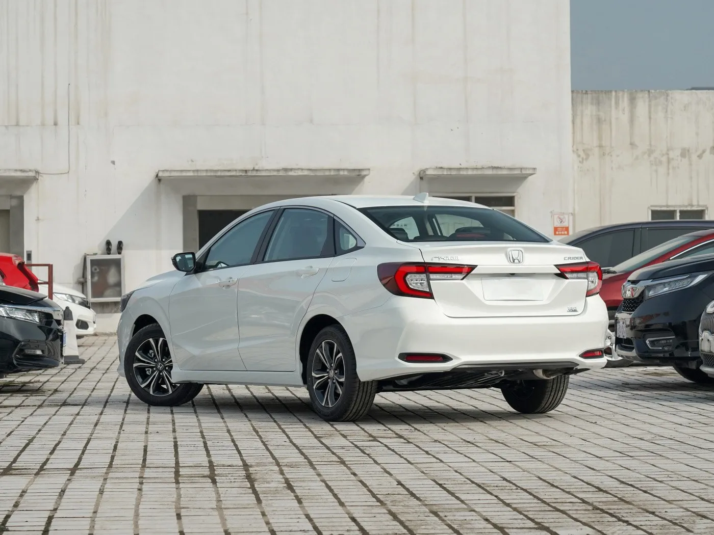 Uzbekistan 2024 Honda Crider Gasoline Car for Sale 1.0T Luxury 5 Seats Sedan Honda Crider New Car