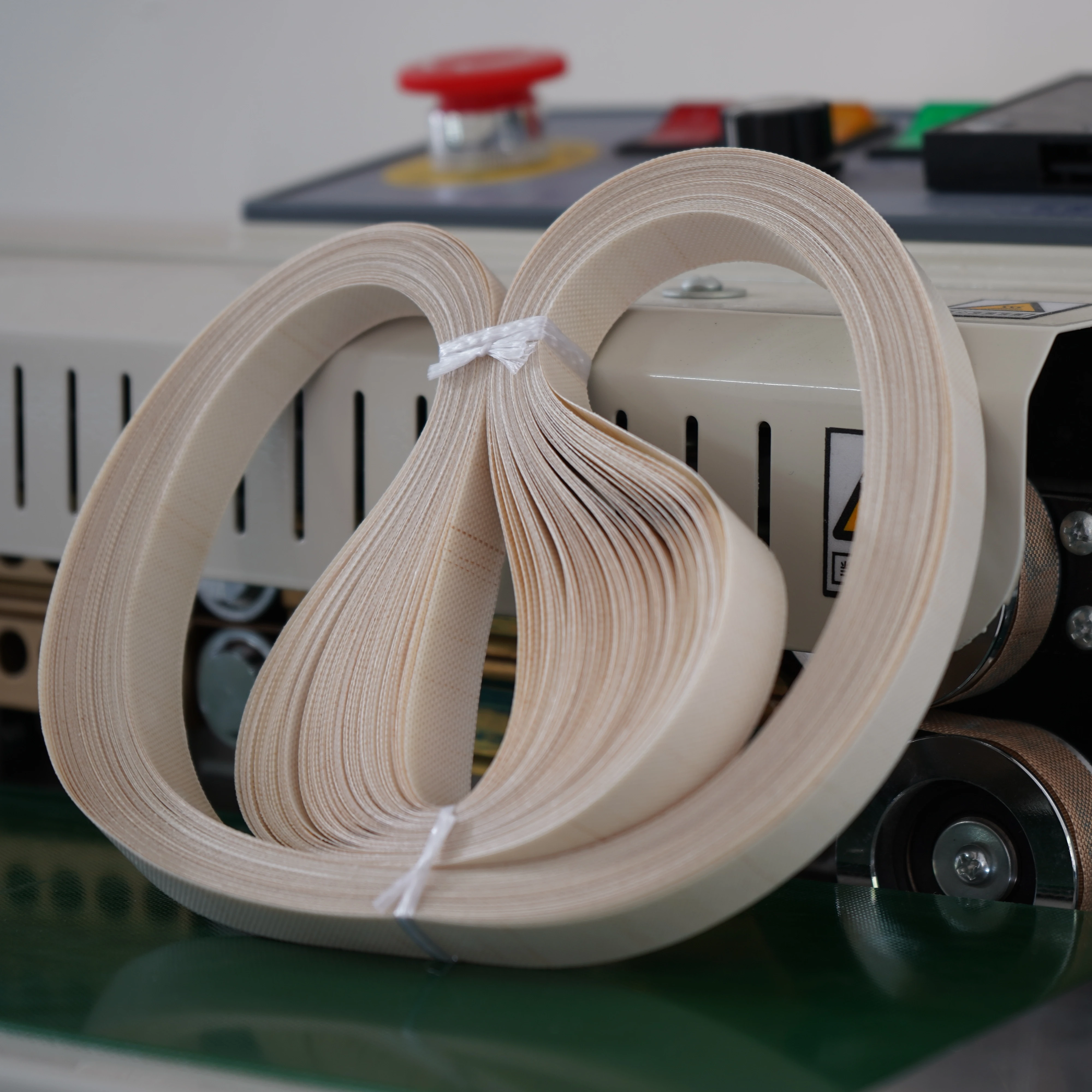 750 770 810 мм высокотемпературный бесшовный ремень с тефлоническим покрытием из ПТФЭ для плавильной герметичной машины