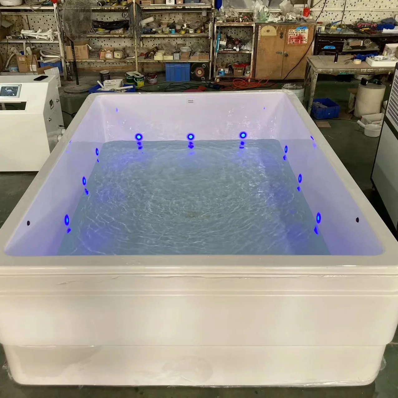 athlete sportsman sensory deprivation sleeping swimming salt water floating tank and hydrotherapy wellness for spa and home use