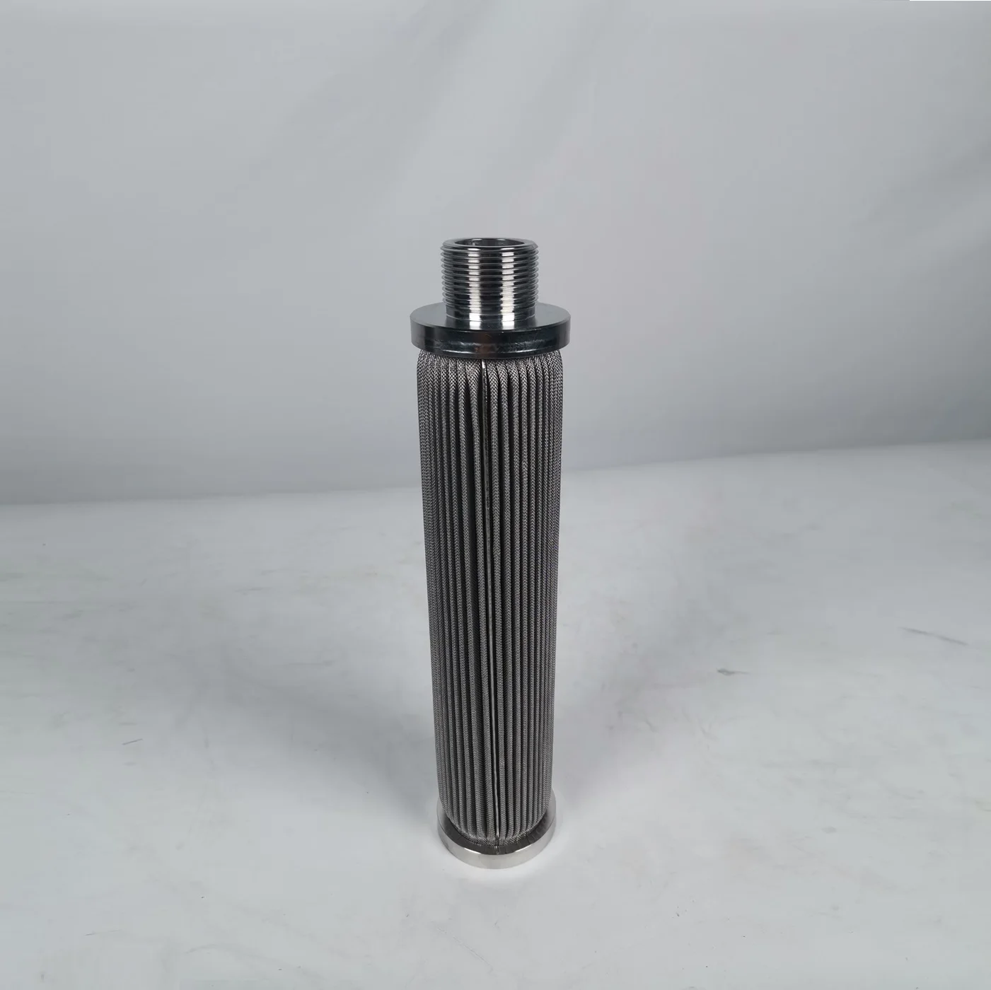 Sintered porous metal powder filter cartridges