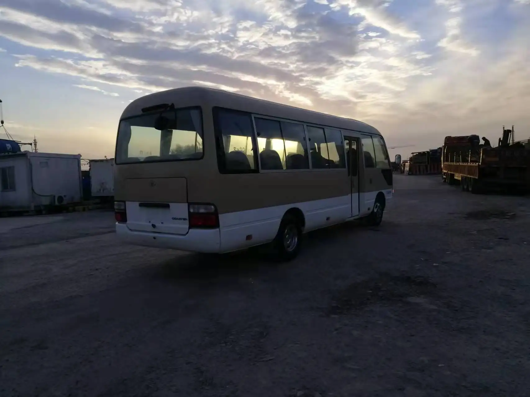 golden coach bus used diesel manual school car made in japan with 28seats folding door cheap price low km