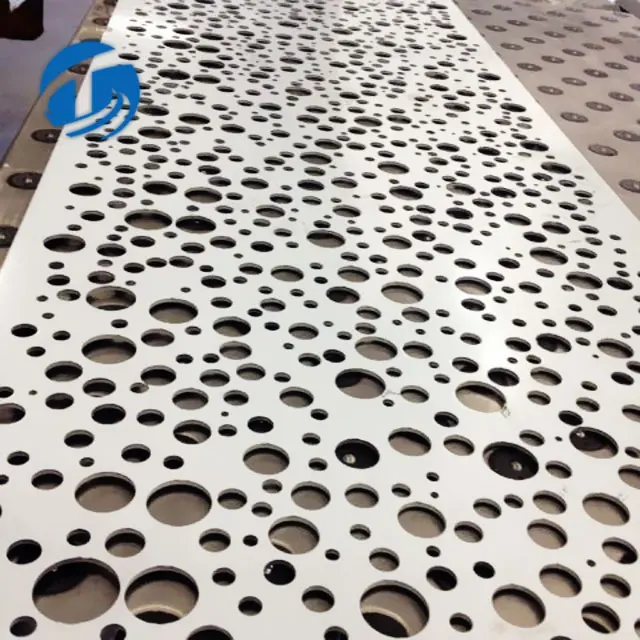 China Supplier perforated metal sheet fence