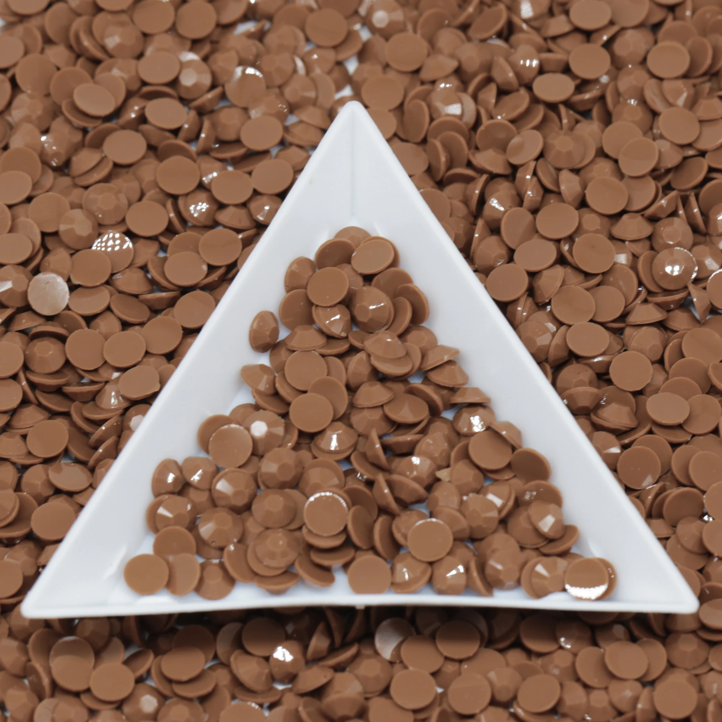 WHATSTONE Brown Color 3mm 4mm 5mm Flatback Resin Cabochon Rhinestone Beads For Jewelry Making