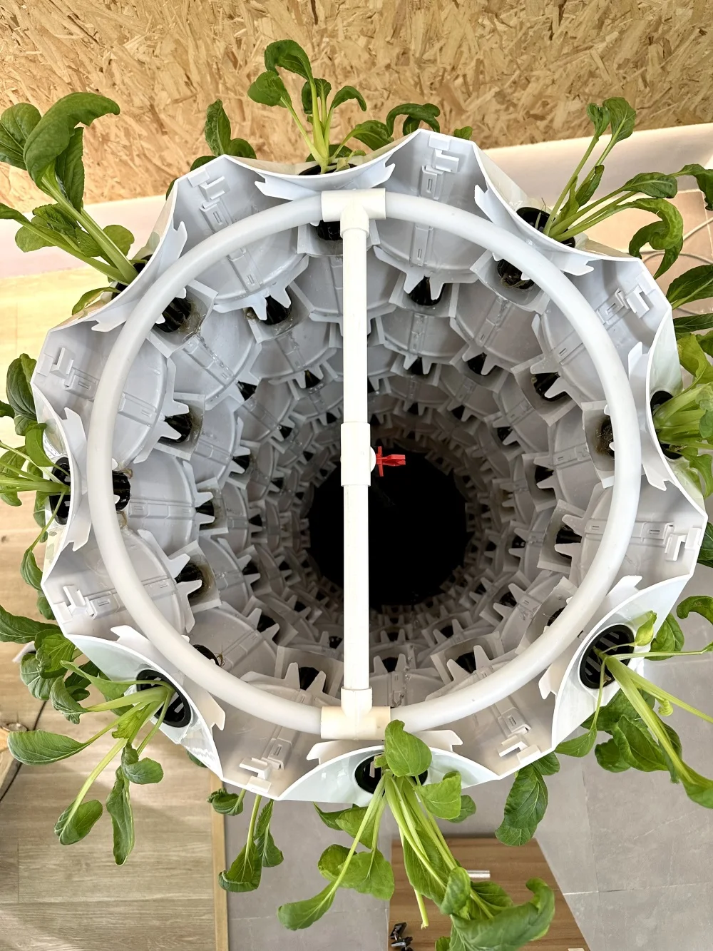 Smart Low Cost Greenhouse Aeroponic Vertical Tower Garden Hydroponic Grow Systems for Sale