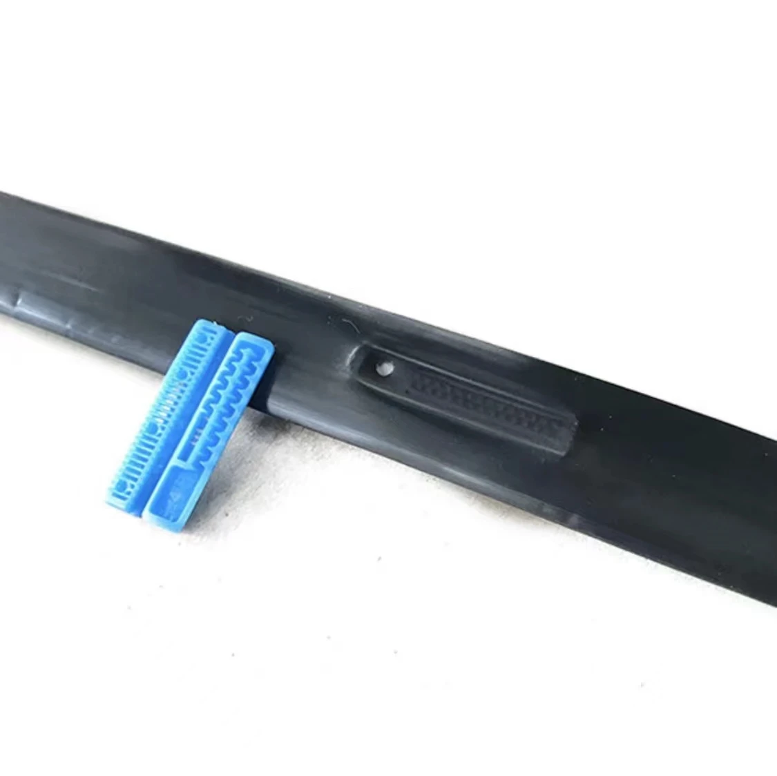 2024 Plastic Agricultural Irrigation Drip Tape system  flat emitter type black China supply  farm and garden