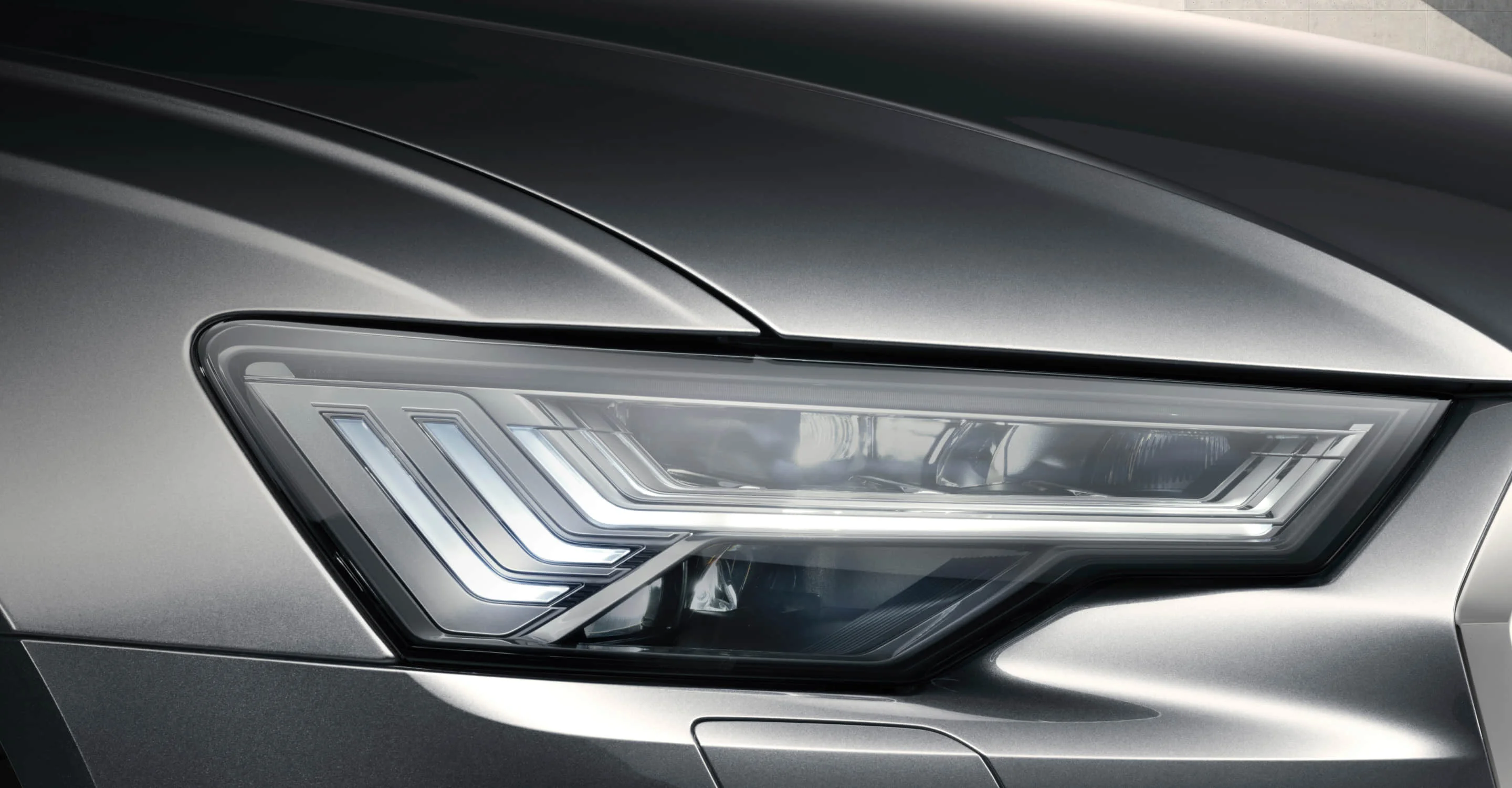 Audis A6L 2 0 Т Седан 5-местный автомобиль с автоматической коробкой передач турбодвигатель задняя камера кожаные сиденья светлые и темные варианты интерьера