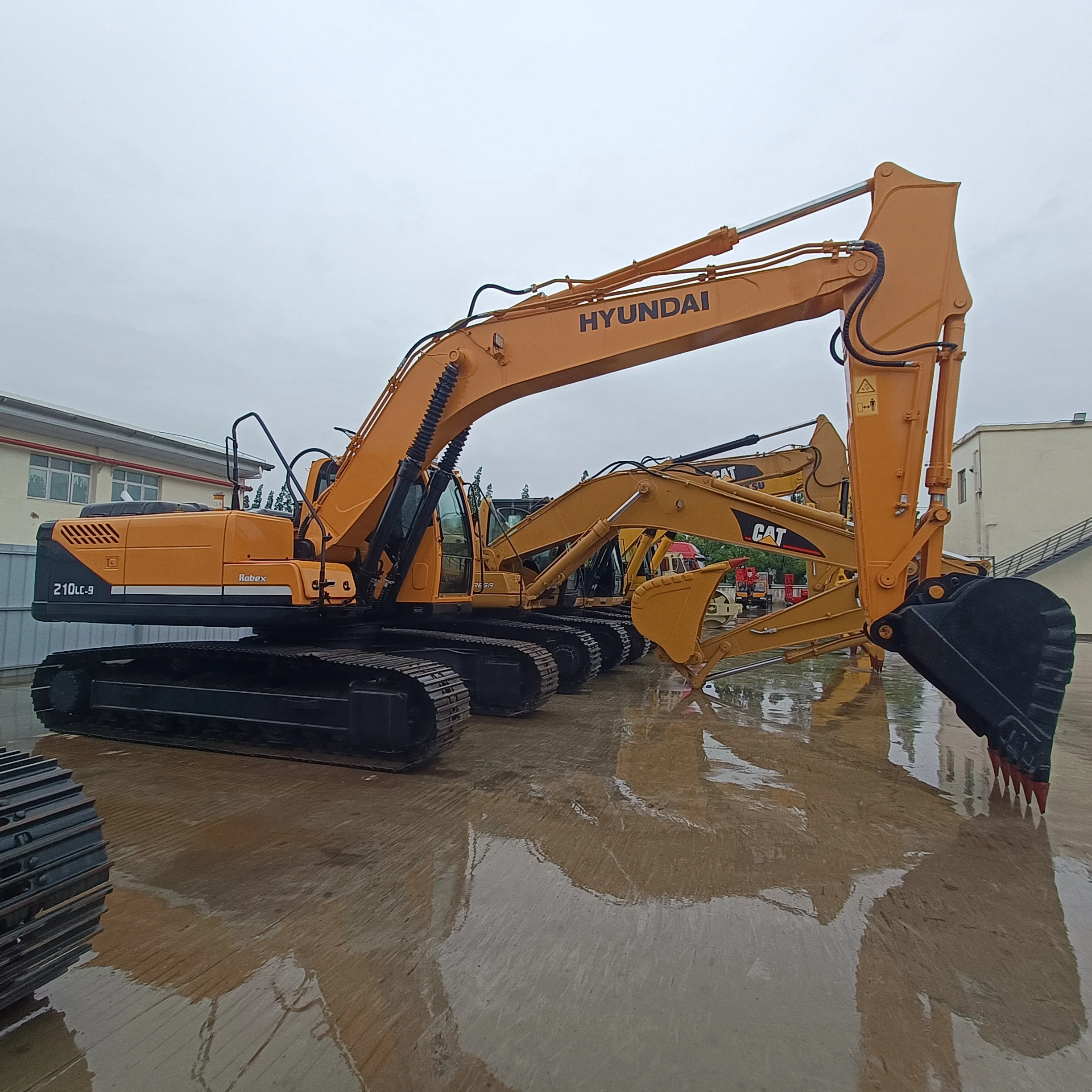 Leading factory second-hand Hyundai 210LC-9 Crawler Hydraulic Excavator earth-moving equipment stable performance