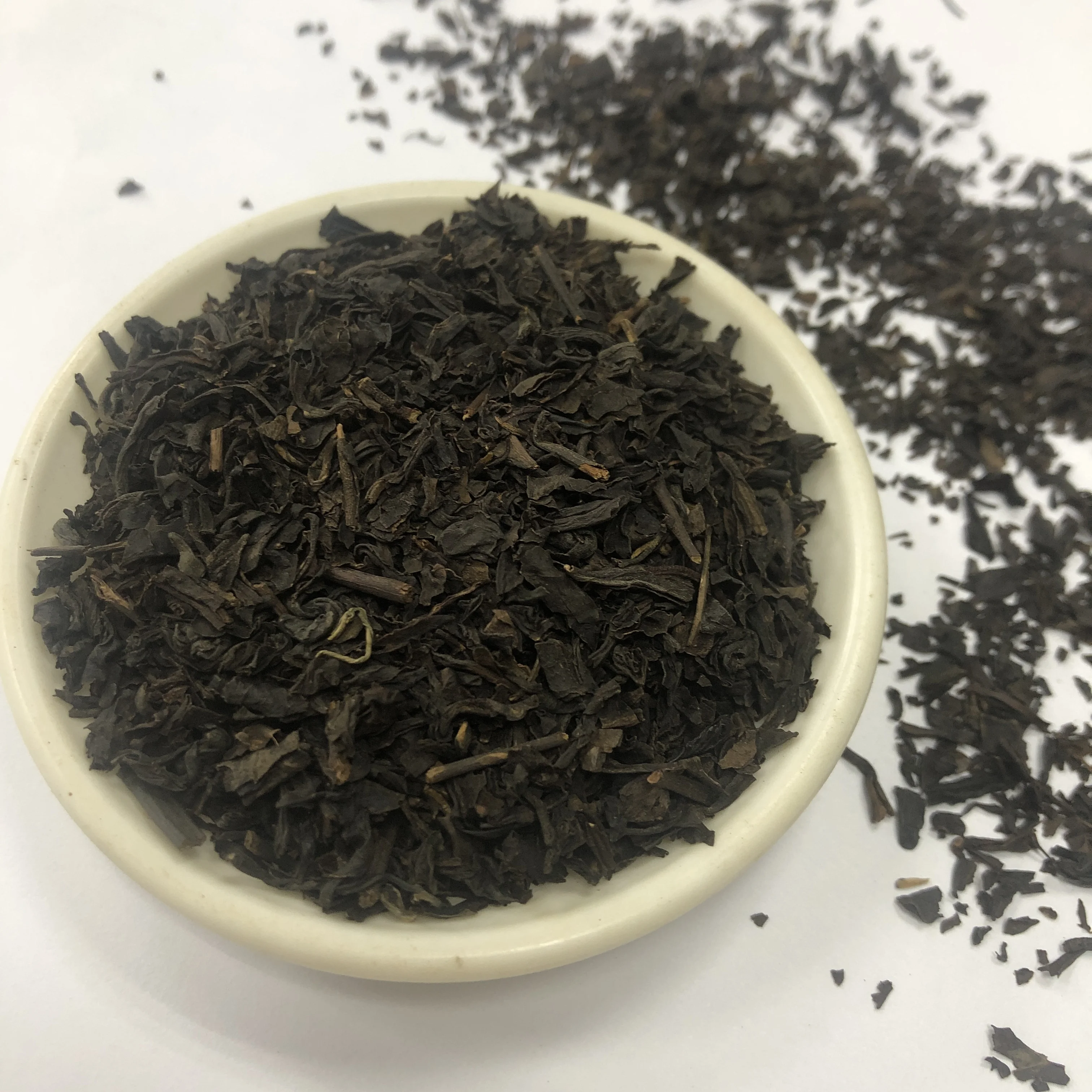 Yunnan black OP chinese black tea with high quality and factory price base tea for blending black tea