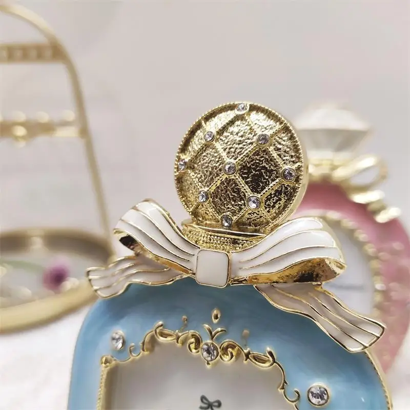 Afternoon Tea 2 Inch Diamond Perfume Bottle Metal Photo Frame Pendulum, Bow Tie Pink, Creative Round Photo Frame