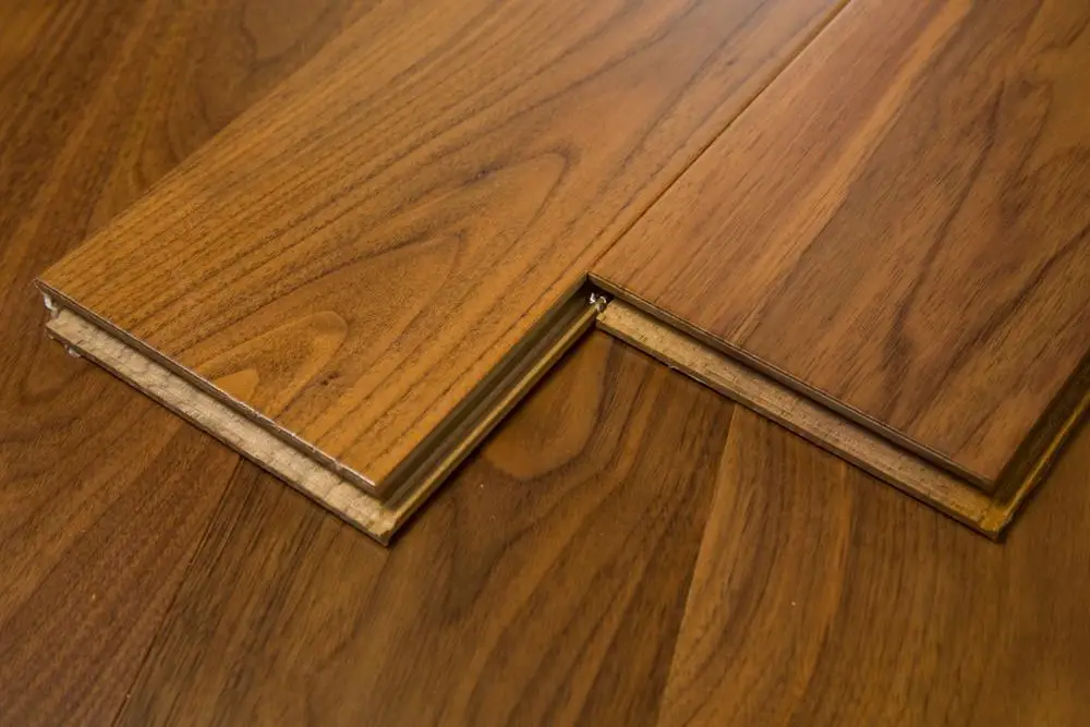 
China factory Direct Sales wear resistant click locking walnut hardwood flooring 