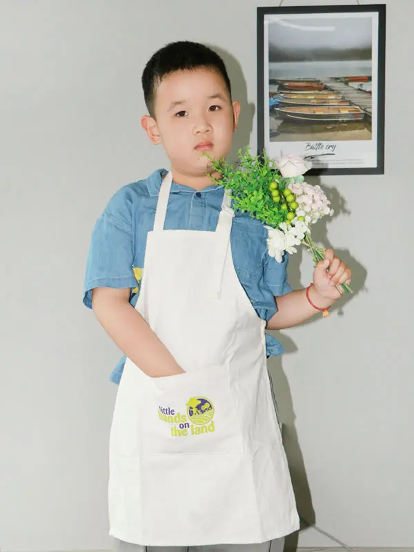 100% cotton Comfortable Soft  Apron Breathable Skin-friendly kids Apron Child Apron