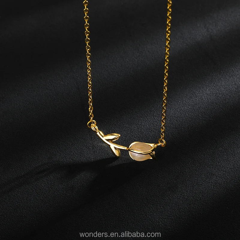 2022 New Tulip Birthday Lily Flower May Necklace Hawaiian Necklace Flower Pendant Gold Plated For Women Colar