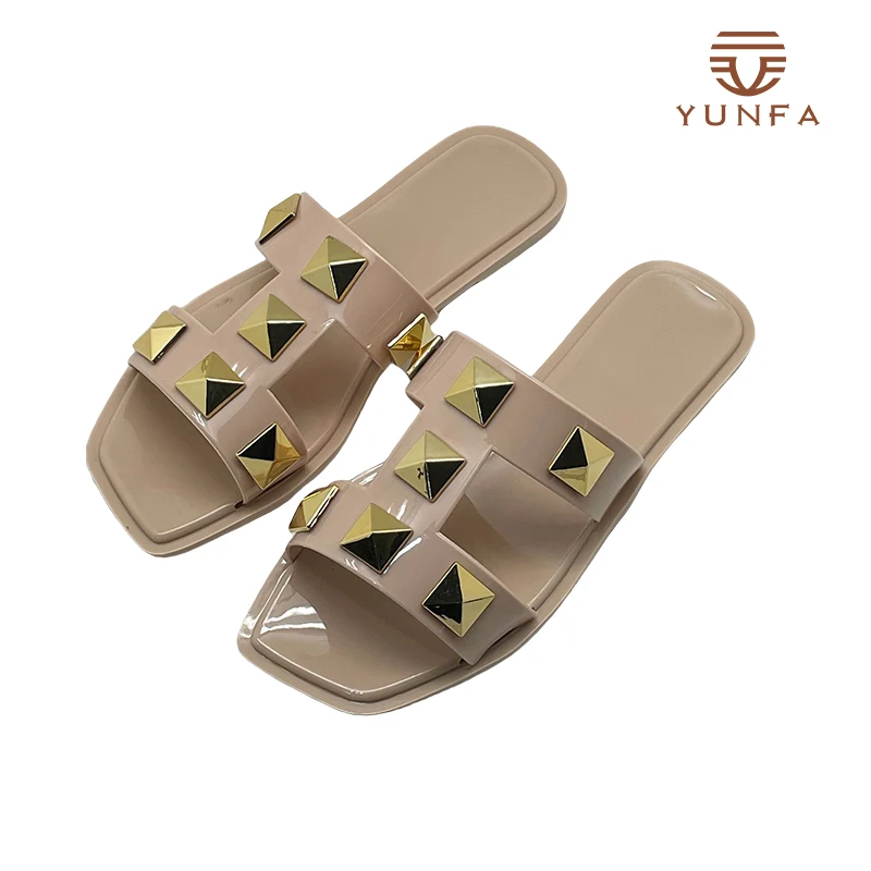 2022 Summer Fashion Spring Women  Clear Shoes Jelly Slides Sandals Ladies Flat Beach Sandals  PVC Ladies Jelly Shoes