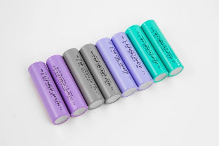 CHAM BIS  CE Wholesale UPS li-ion 2500mah Capacity Mah 3.6v Rechargeable 18650 Cell Battery