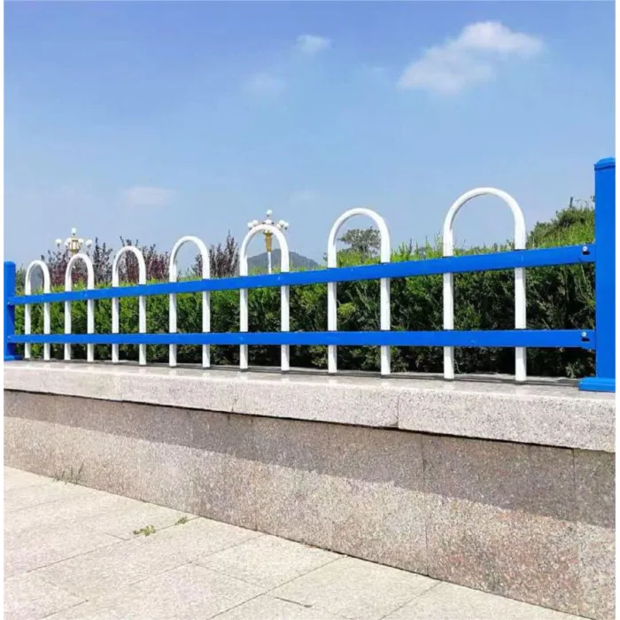 Metal coated black green fence prices chain link diamond cyclone wire mesh fences for garden fence