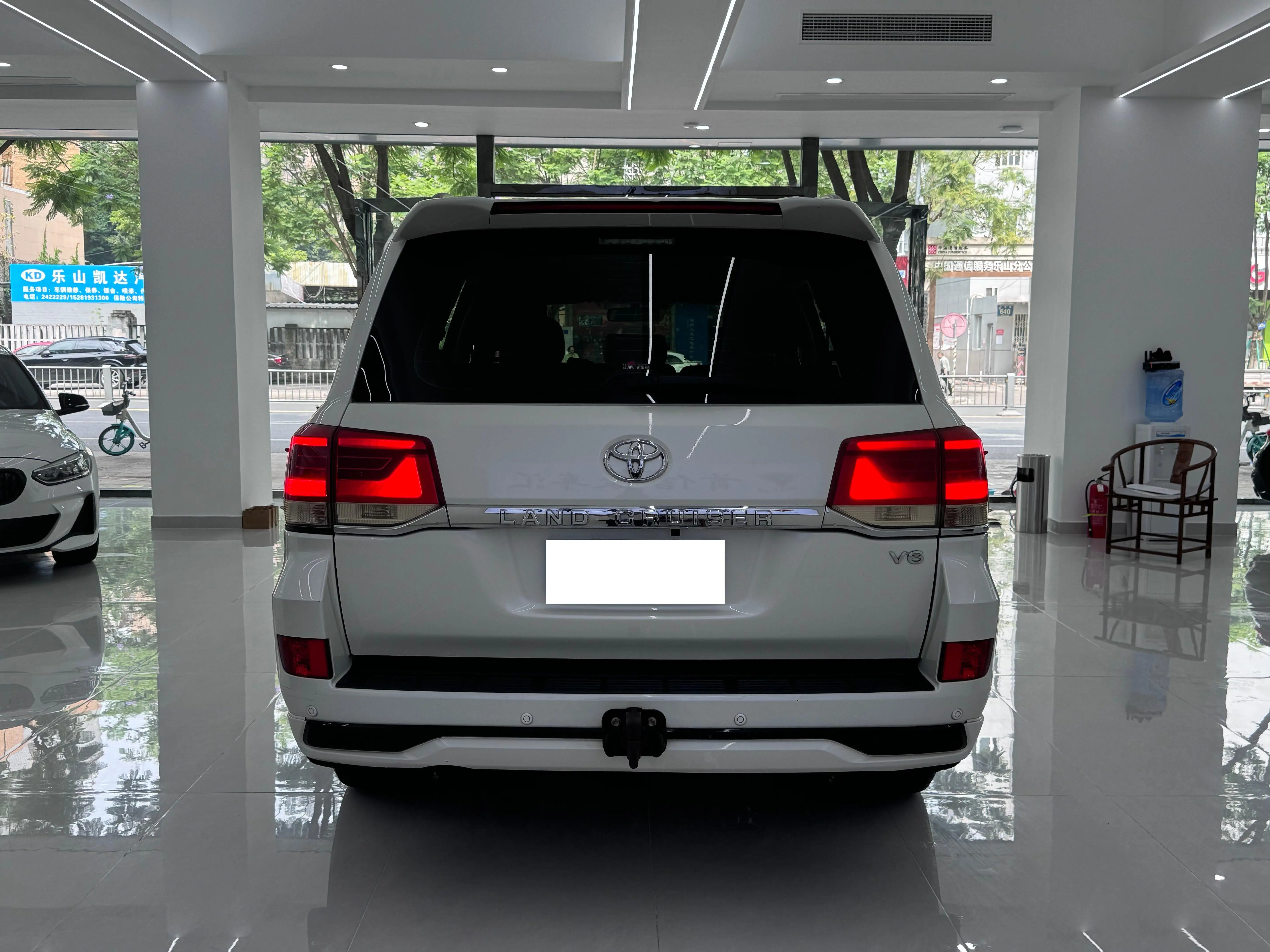 Toyota Land Kuluze (ИМПОРТНАЯ) 2017 модель 4000 Ближневосточное издание Подержанный автомобиль