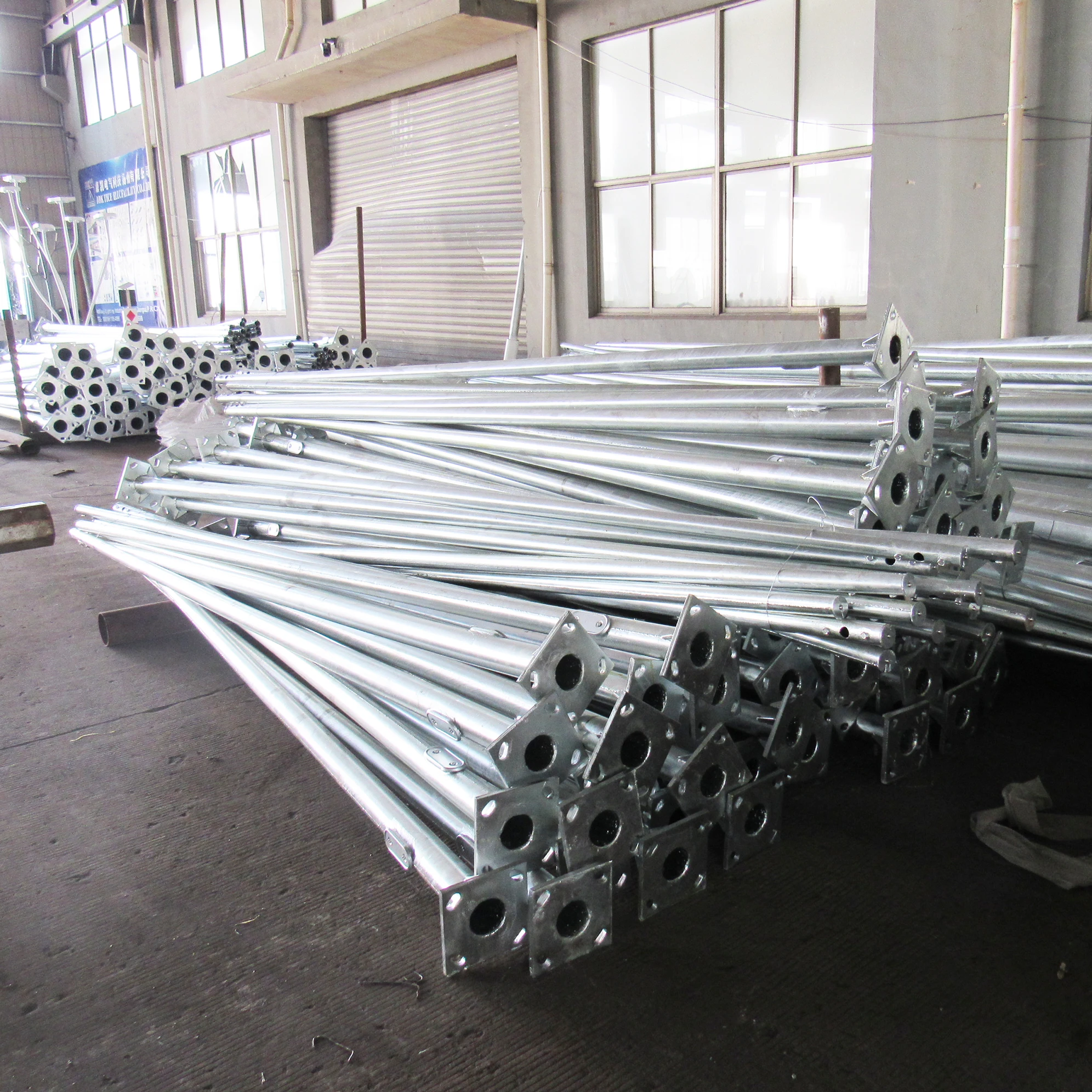OEM Customization Steel Light Poles Tubular Metal Pole HDG Column for Outdoor LED Lighting