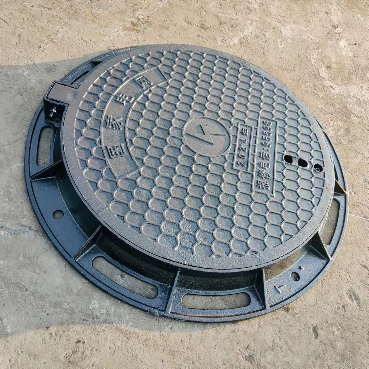 Ductile Iron Construction Manhole Cover for Sewer Sewage Rainwater Well Investment Casting for Road Use