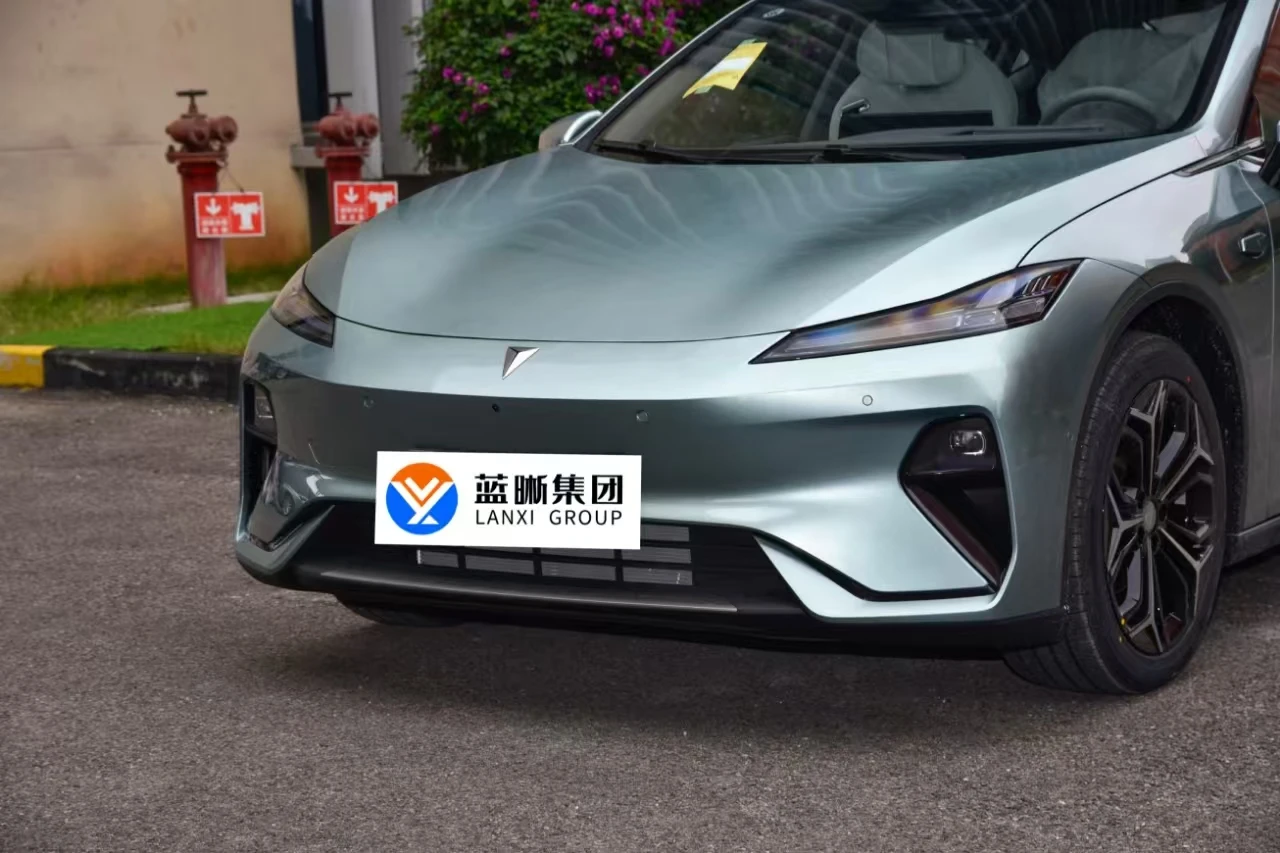 shenlan-L07-300max extended range payment new electric hybrid vehicle has a domestic battery life of 1330-1400km.