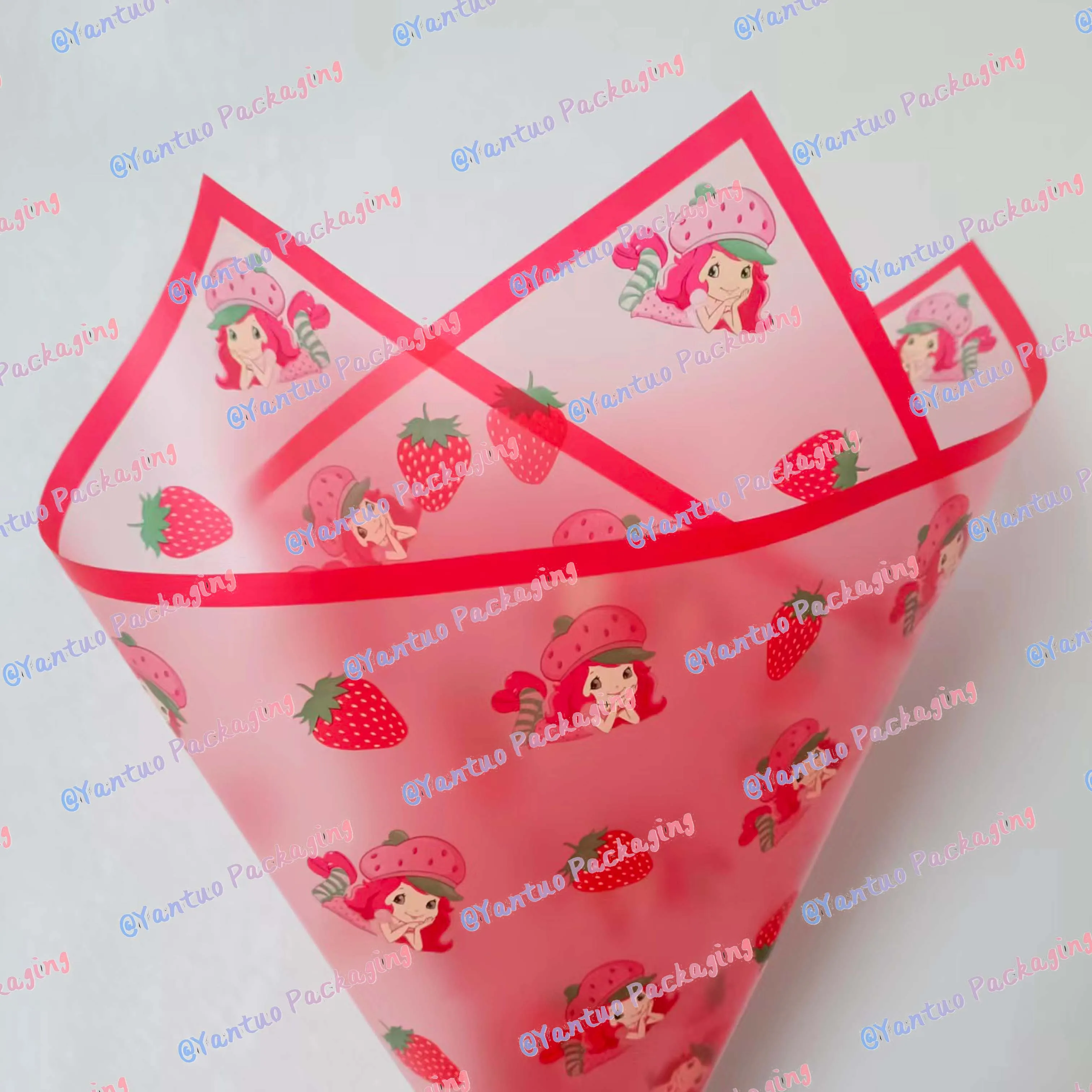 Factory Wholesale Strawberry Shortcake Girl Flower Wrapping Paper Waterproof Bouquet 20 Pcs in a Pack