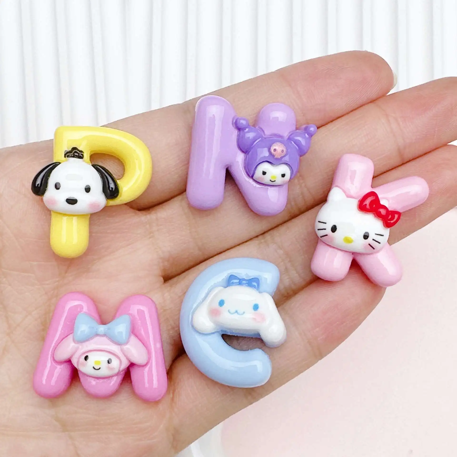 Подвески из смолы с мультяшными буквами Sanrio Kuromi Charmmy Melody Cinnamoroll Diy Декор для телефона