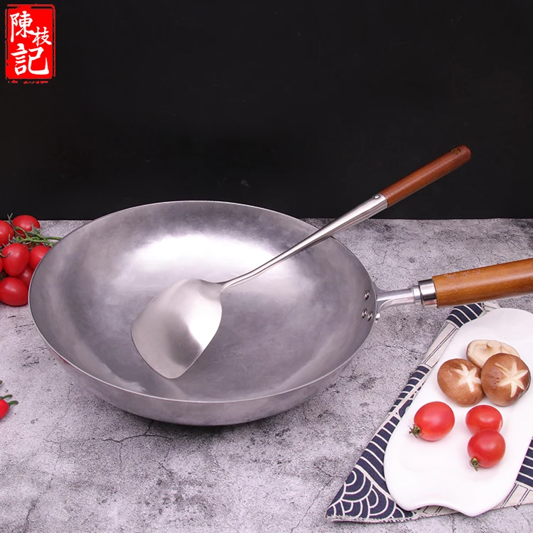 Traditional Chinese Hand made Carbon Steel Wok Non Stick Pan for Gas Stoves