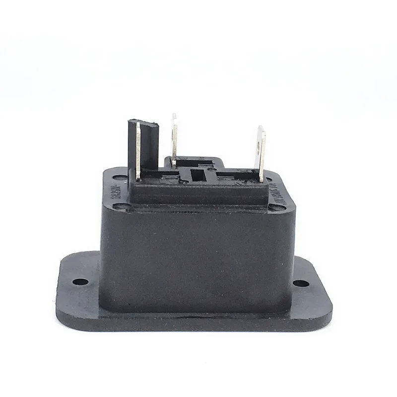 High quality IEC60320 C19 power socket with screw hole with certificate 16A250V female C19 power outlet for PDU UPS