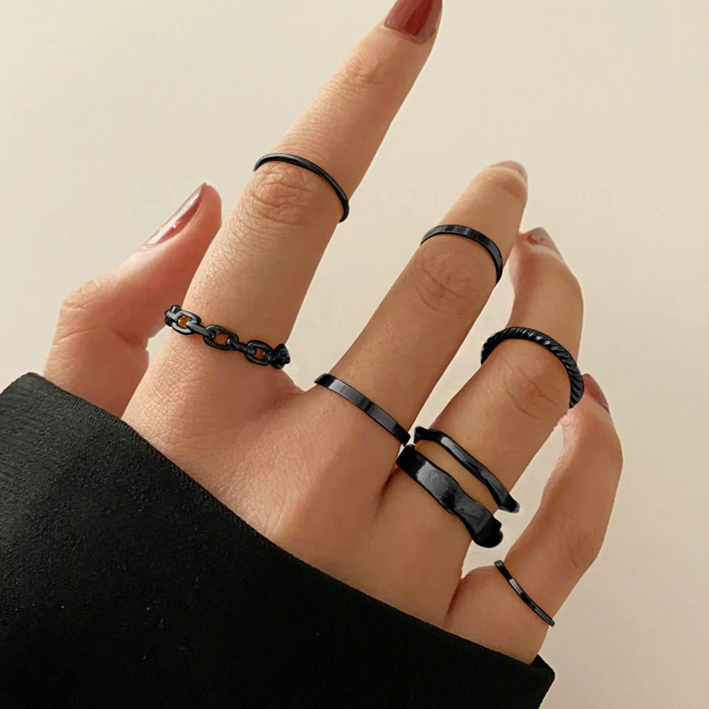 Hot Selling Stainless Steel Plain Color 7-piece Black Joint Ring Wholesale Gold Plated Personality Simple Overlapping Ring Set