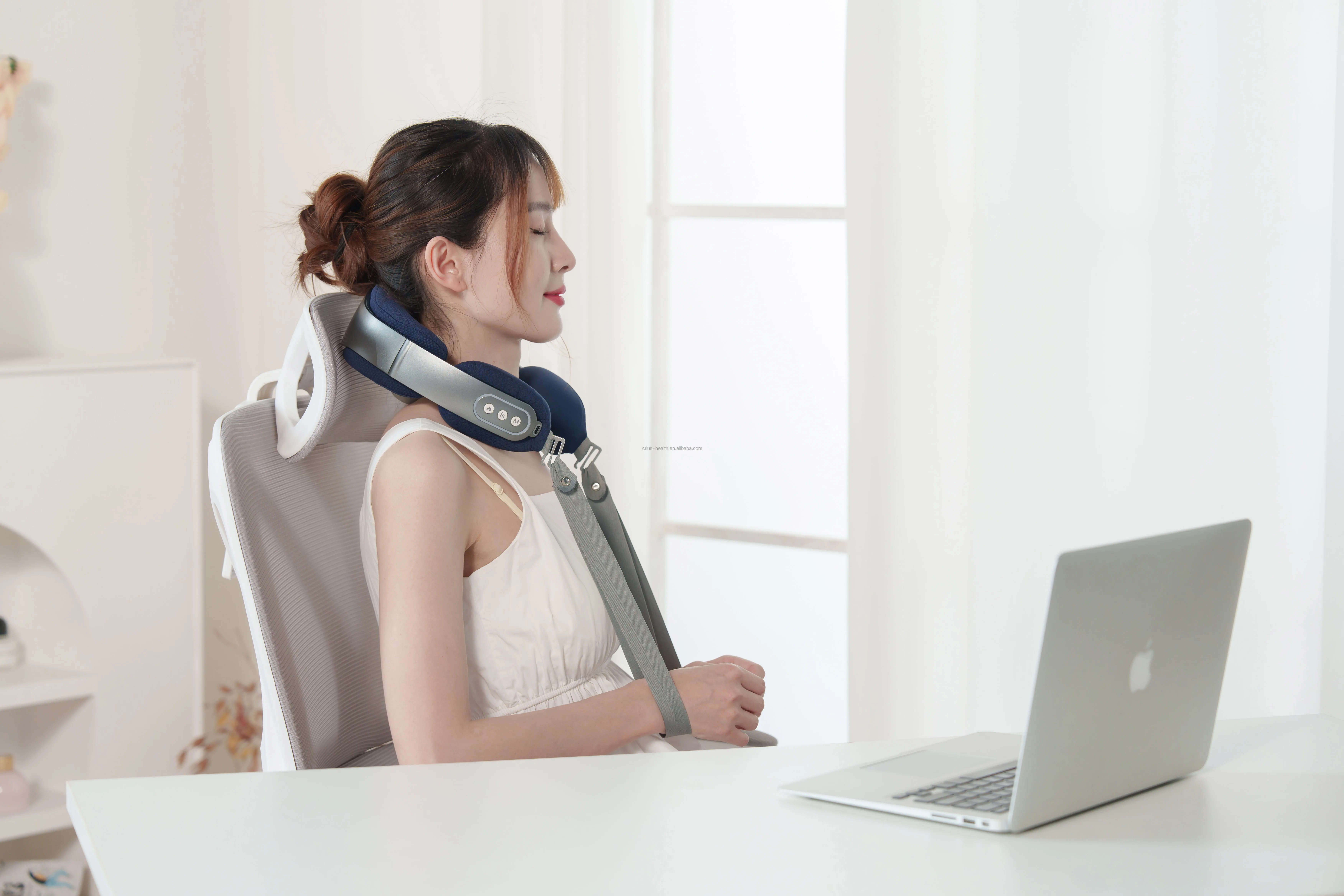 Factory Hot Sell Cervical Back Deep Massager Electric Heating Tapping Kneading Massage Belt Shiatsu Neck Massager